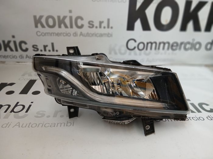 PROIETTORE ANTERIORE DESTRO FULL LED IVECO S-WAY €950